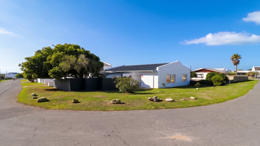 4 Bedroom Property for Sale in Arniston Western Cape